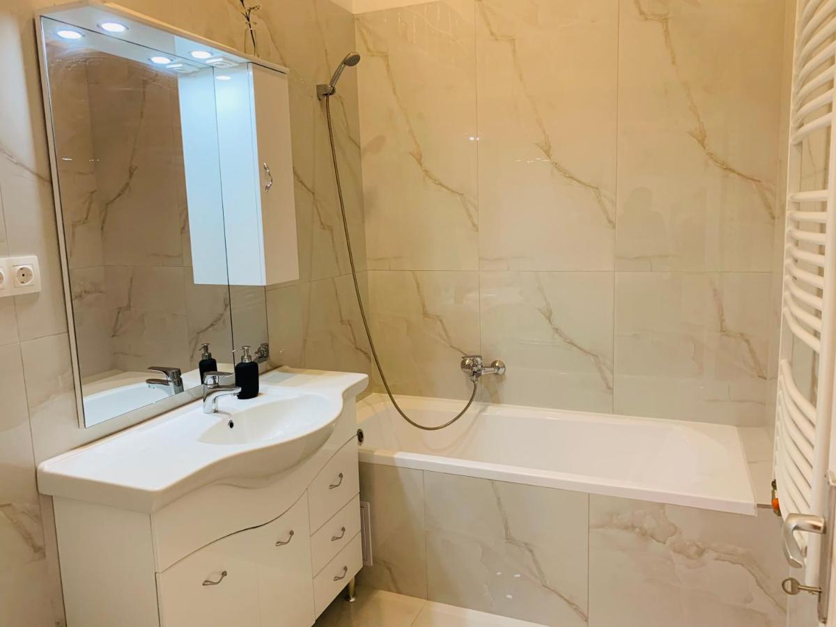West Residence Budapest Bagian luar foto