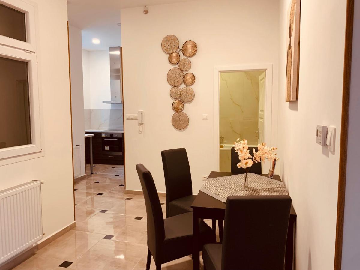 West Residence Budapest Bagian luar foto